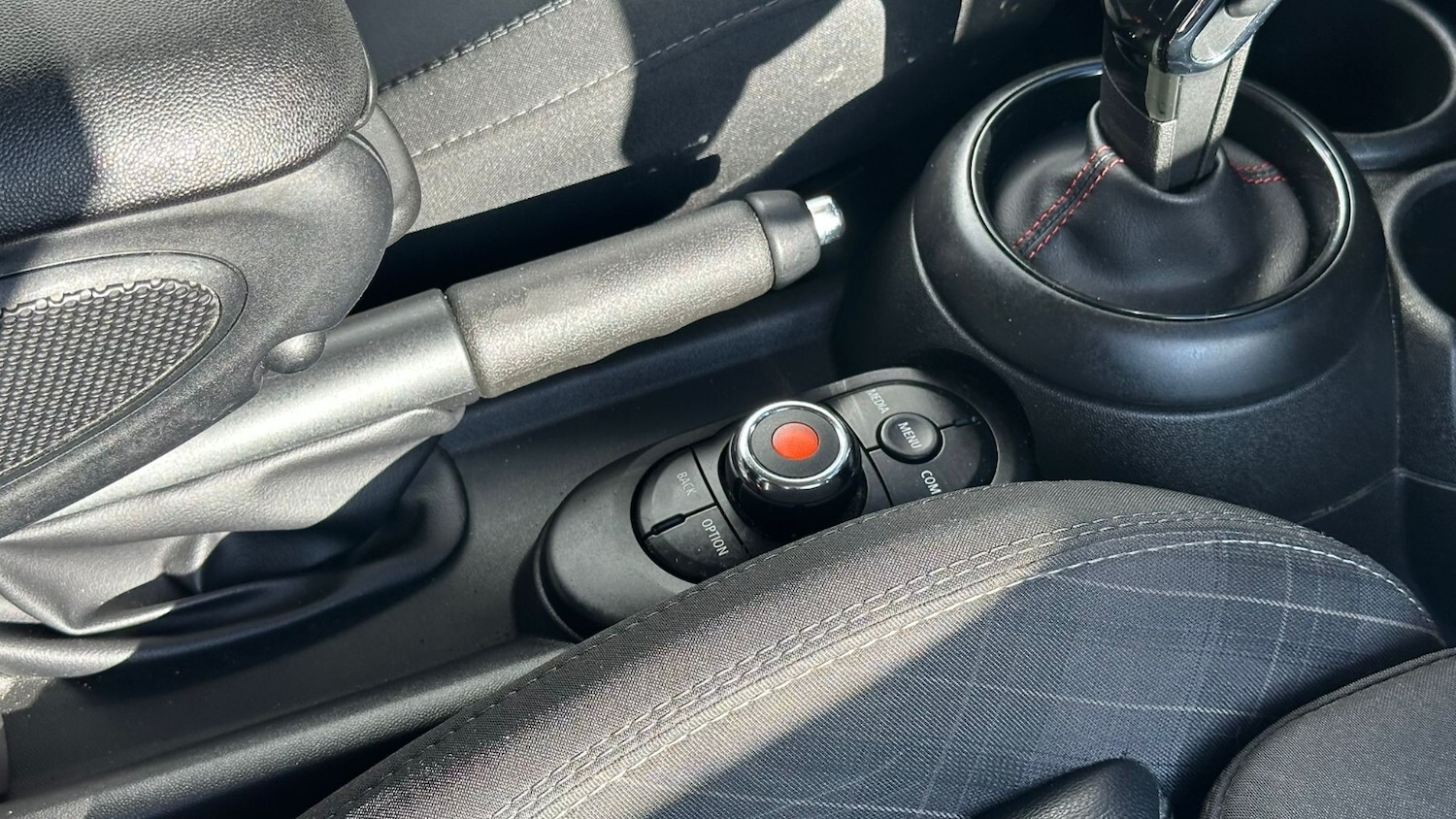 Used MINI Hatch 2018 for sale - 76055760: Photo 24