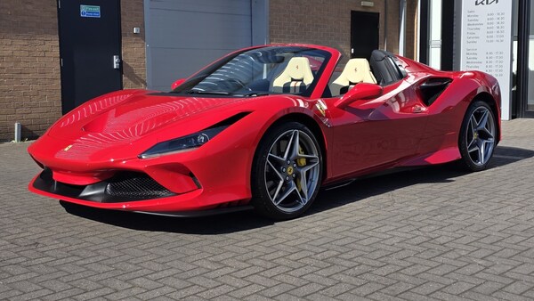 Used Ferrari F8 Spider 2021 for sale - 75660257: Photo 10