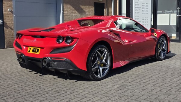 Used Ferrari F8 Spider 2021 for sale - 75660257: Photo 15