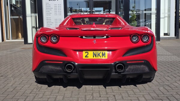 Used Ferrari F8 Spider 2021 for sale - 75660257: Photo 17