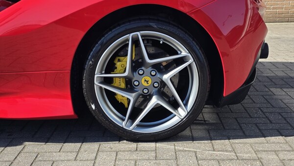 Used Ferrari F8 Spider 2021 for sale - 75660257: Photo 36