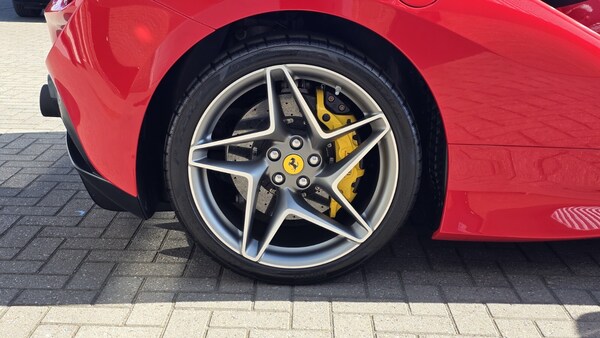 Used Ferrari F8 Spider 2021 for sale - 75660257: Photo 37