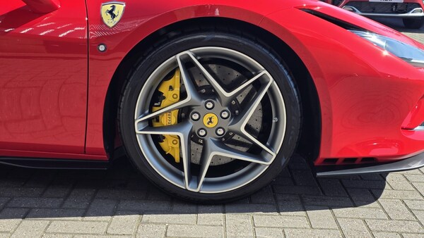 Used Ferrari F8 Spider 2021 for sale - 75660257: Photo 38