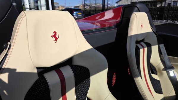 Used Ferrari F8 Spider 2021 for sale - 75660257: Photo 45