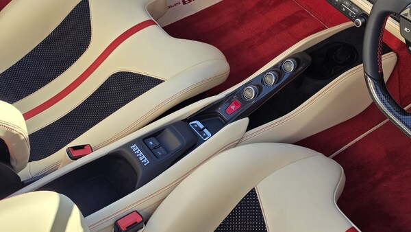 Used Ferrari F8 Spider 2021 for sale - 75660257: Photo 48