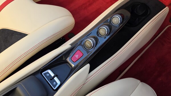 Used Ferrari F8 Spider 2021 for sale - 75660257: Photo 49