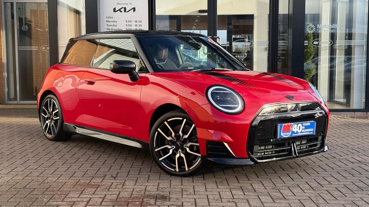 Used MINI Cooper 2024 for sale - 76630290: Photo 2