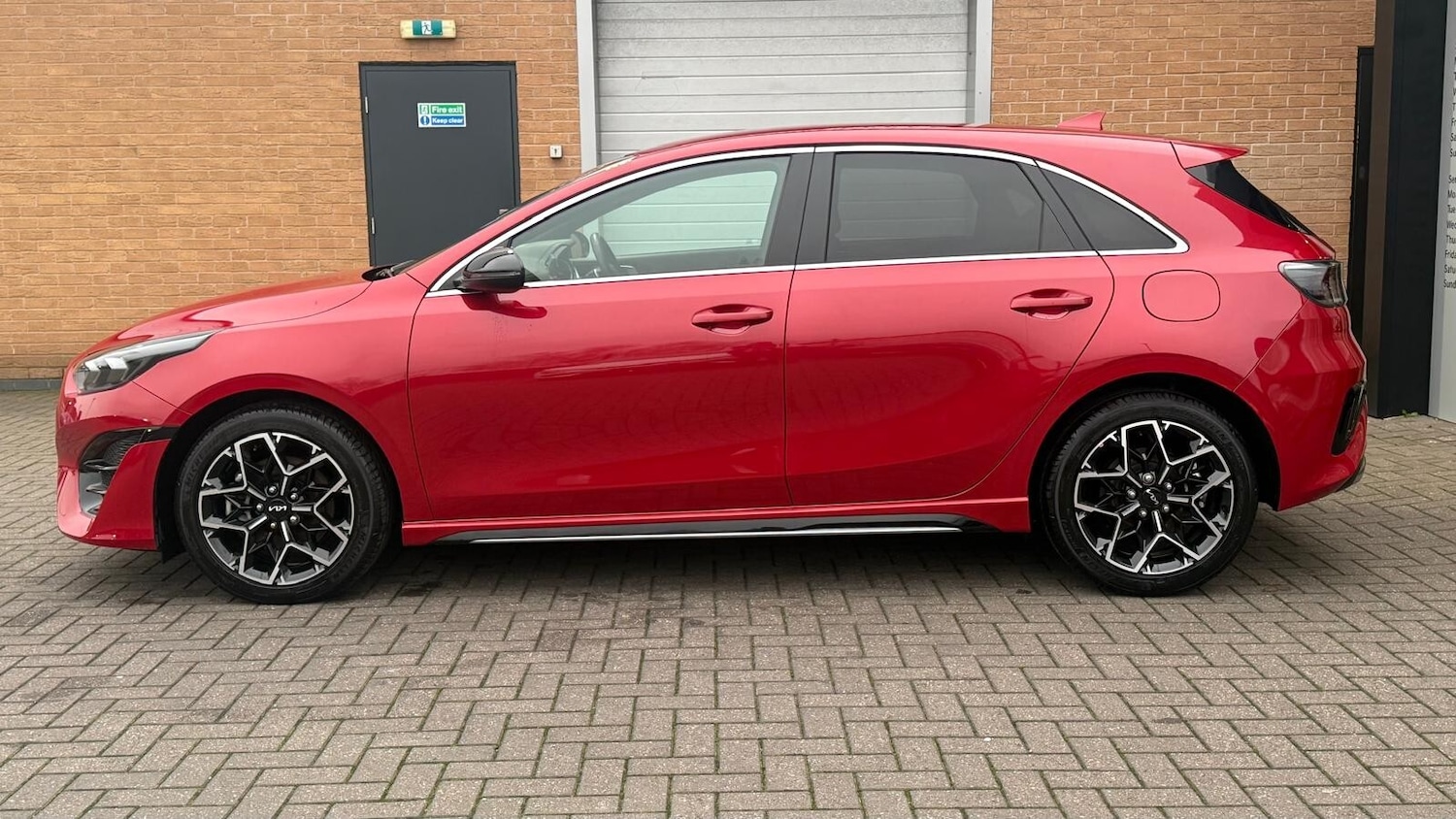 Used Kia Ceed 2025 for sale - 77035839: Photo 5