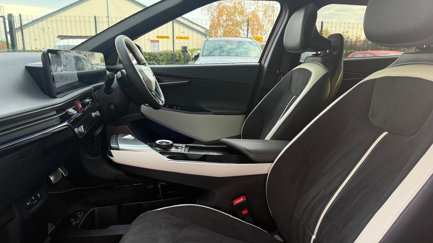 Used Kia EV6 2024 for sale - 76514915: Photo 30