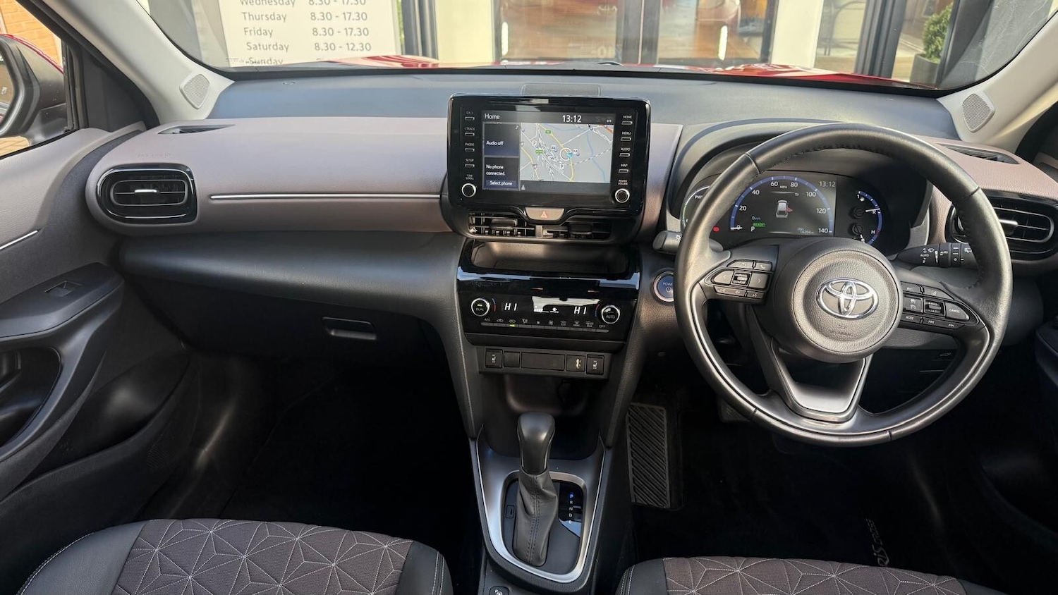 Used Toyota Yaris Cross 2023 for sale - 76960062: Photo 16