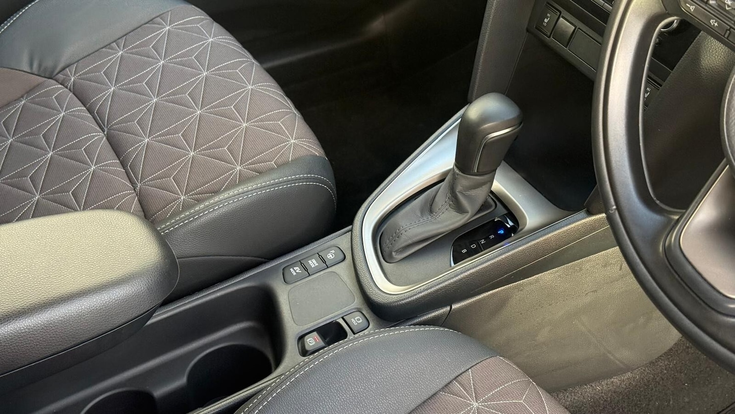 Used Toyota Yaris Cross 2023 for sale - 76960062: Photo 24