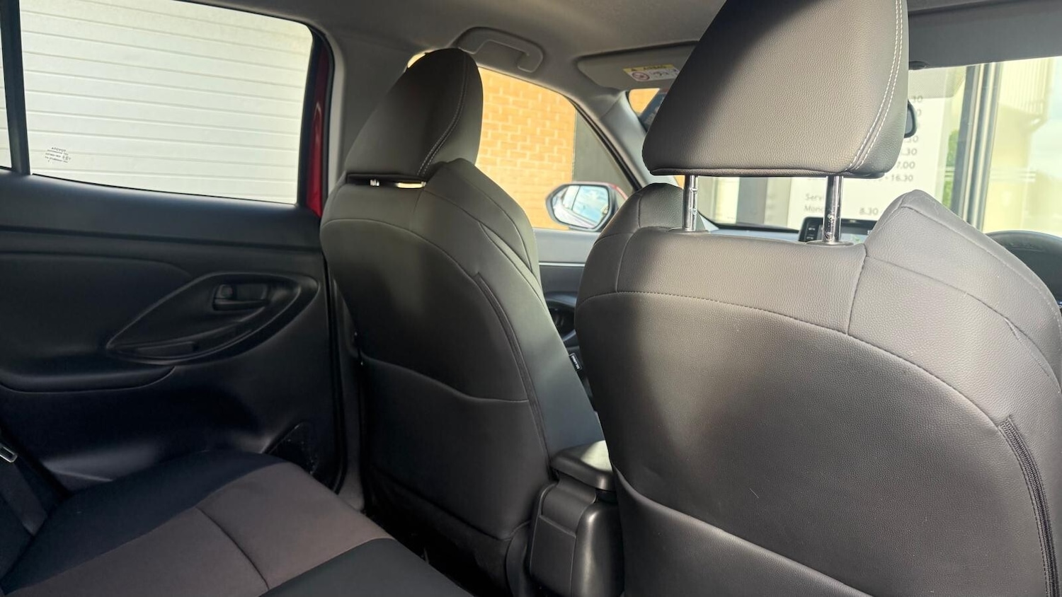 Used Toyota Yaris Cross 2023 for sale - 76960062: Photo 30