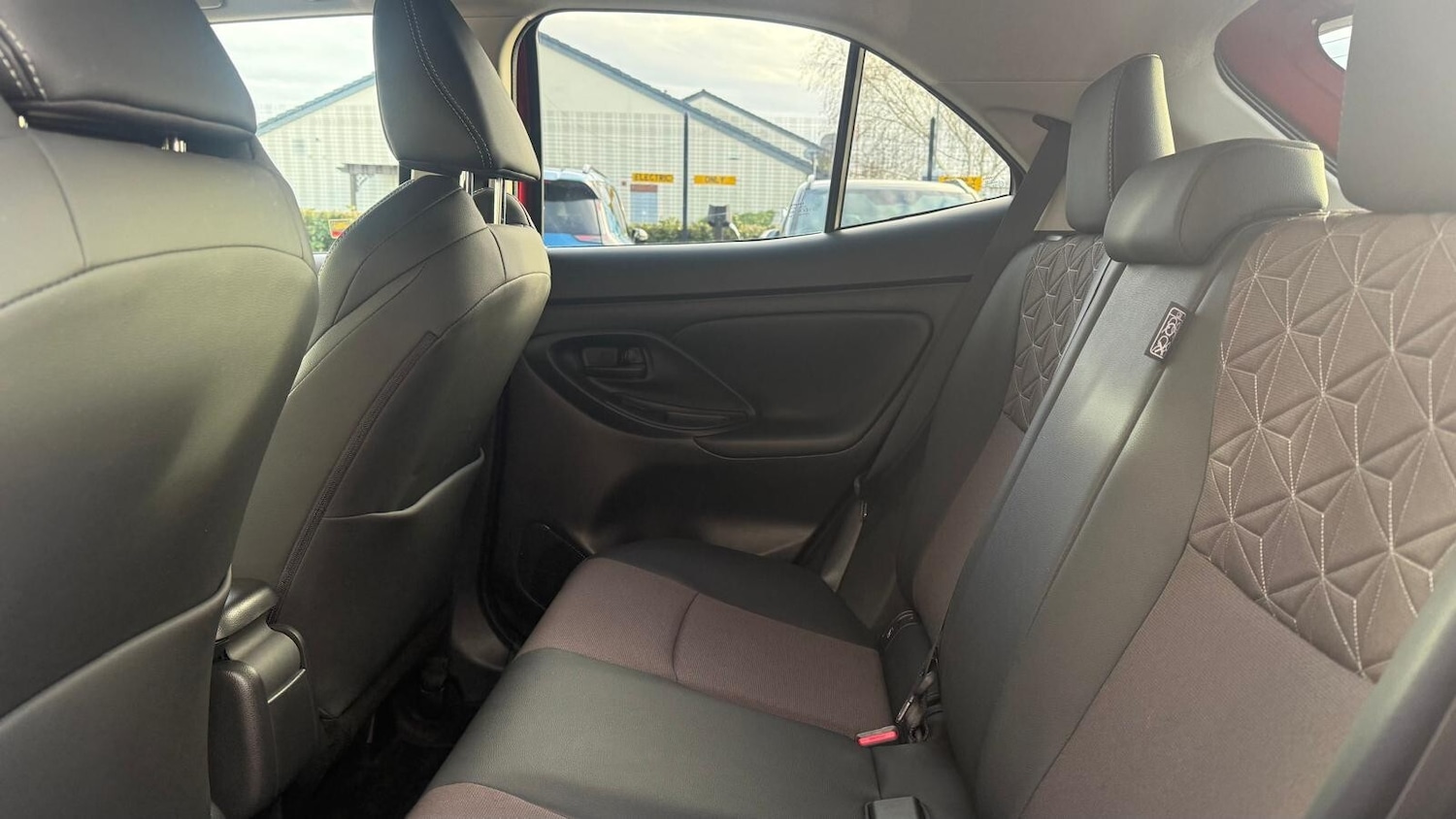 Used Toyota Yaris Cross 2023 for sale - 76960062: Photo 31