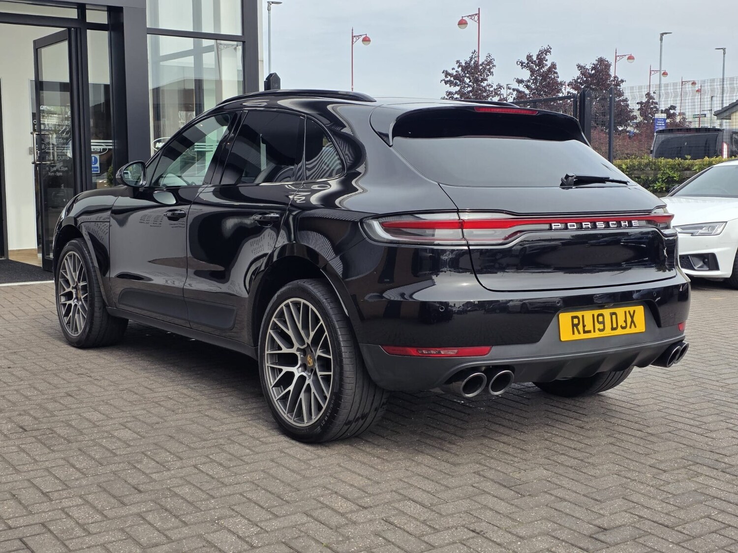 Used Porsche Macan 2019 for sale - 76344082: Photo 11