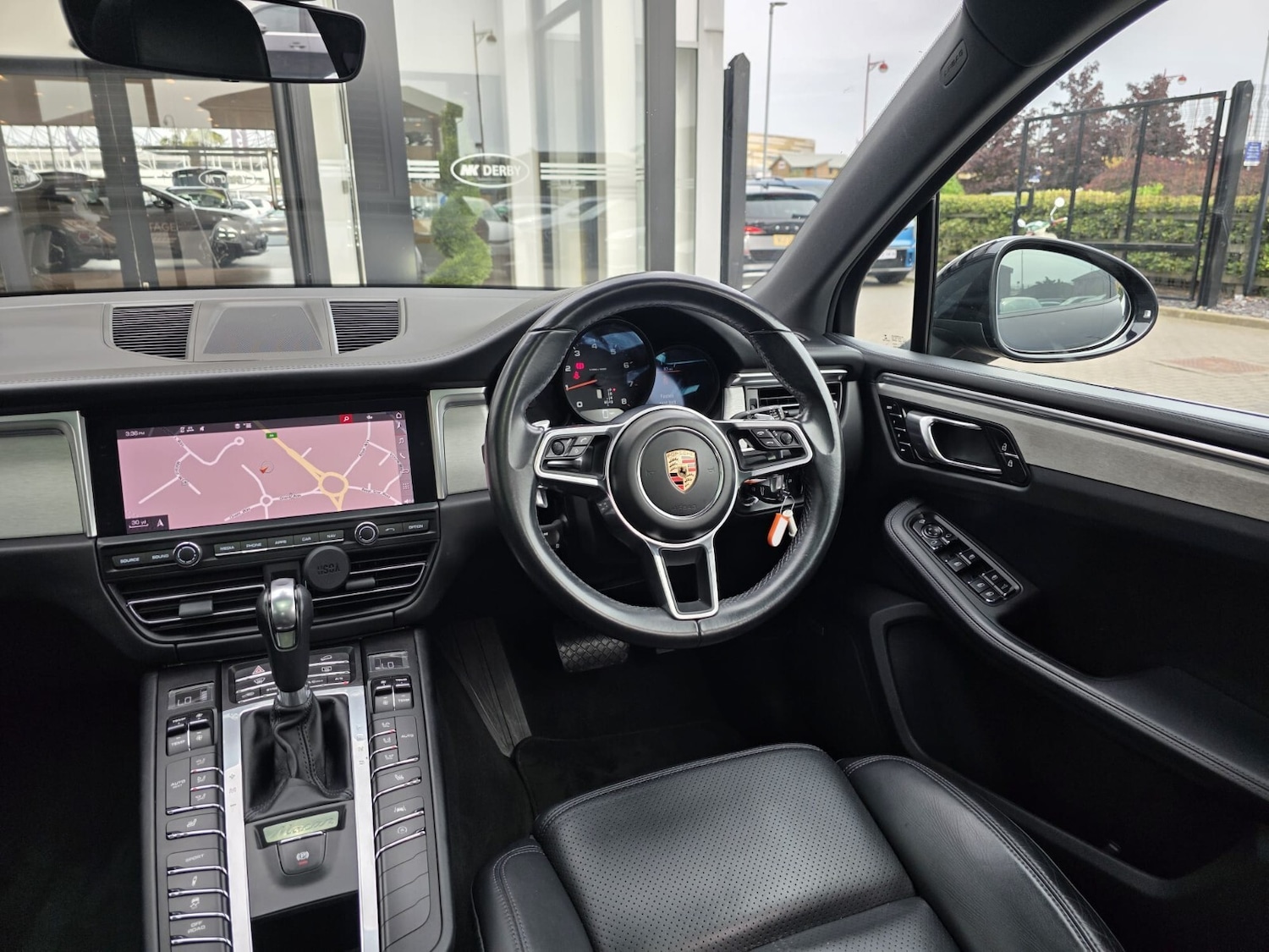 Used Porsche Macan 2019 for sale - 76344082: Photo 18