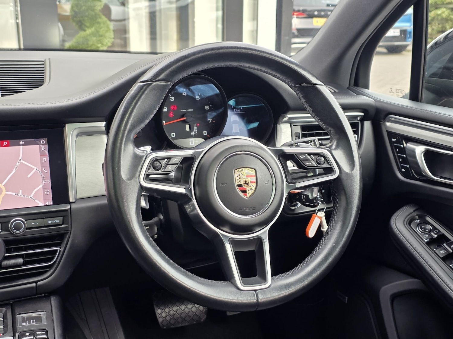 Used Porsche Macan 2019 for sale - 76344082: Photo 19