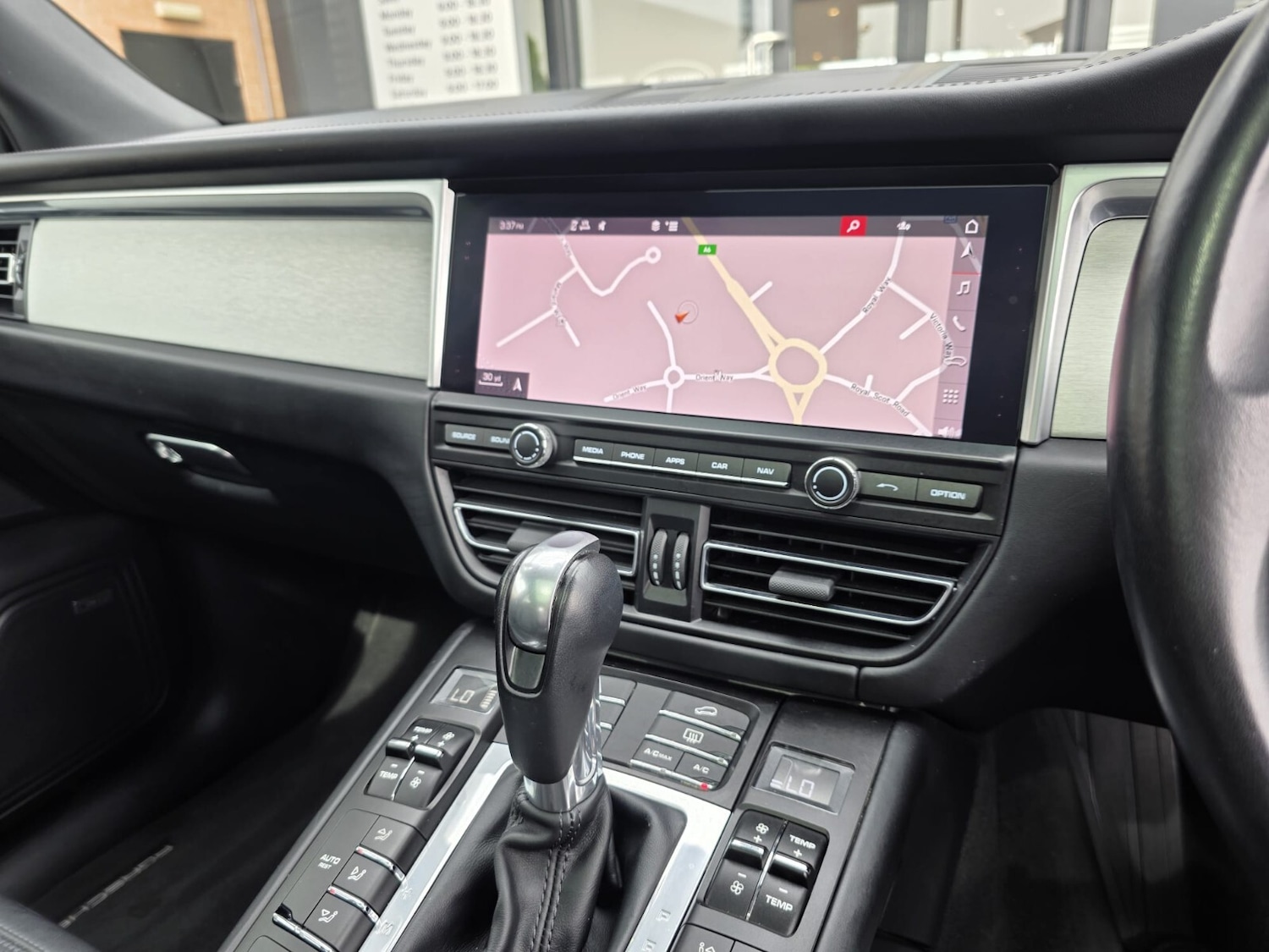 Used Porsche Macan 2019 for sale - 76344082: Photo 21