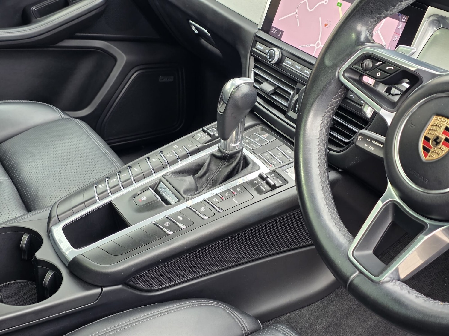 Used Porsche Macan 2019 for sale - 76344082: Photo 24
