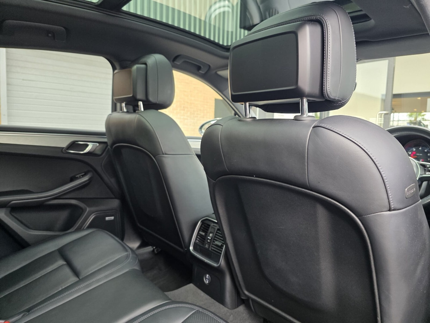 Used Porsche Macan 2019 for sale - 76344082: Photo 31