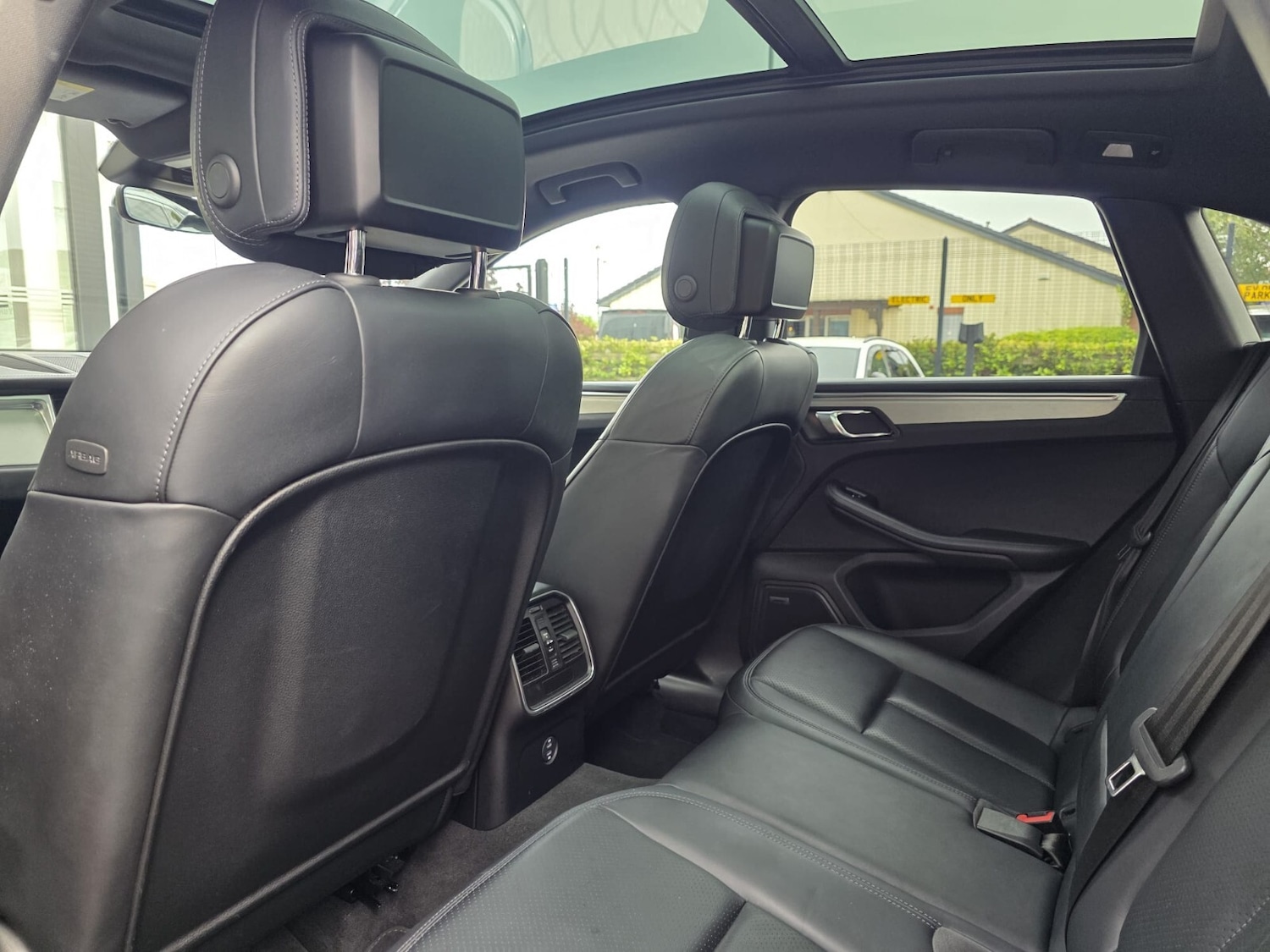 Used Porsche Macan 2019 for sale - 76344082: Photo 33