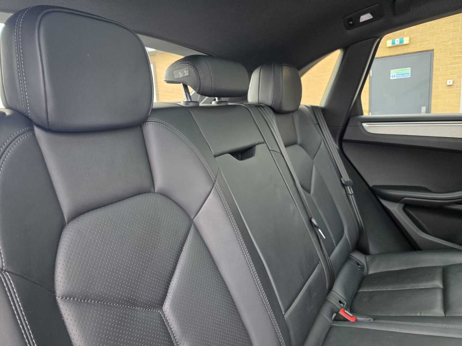 Used Porsche Macan 2019 for sale - 76344082: Photo 34