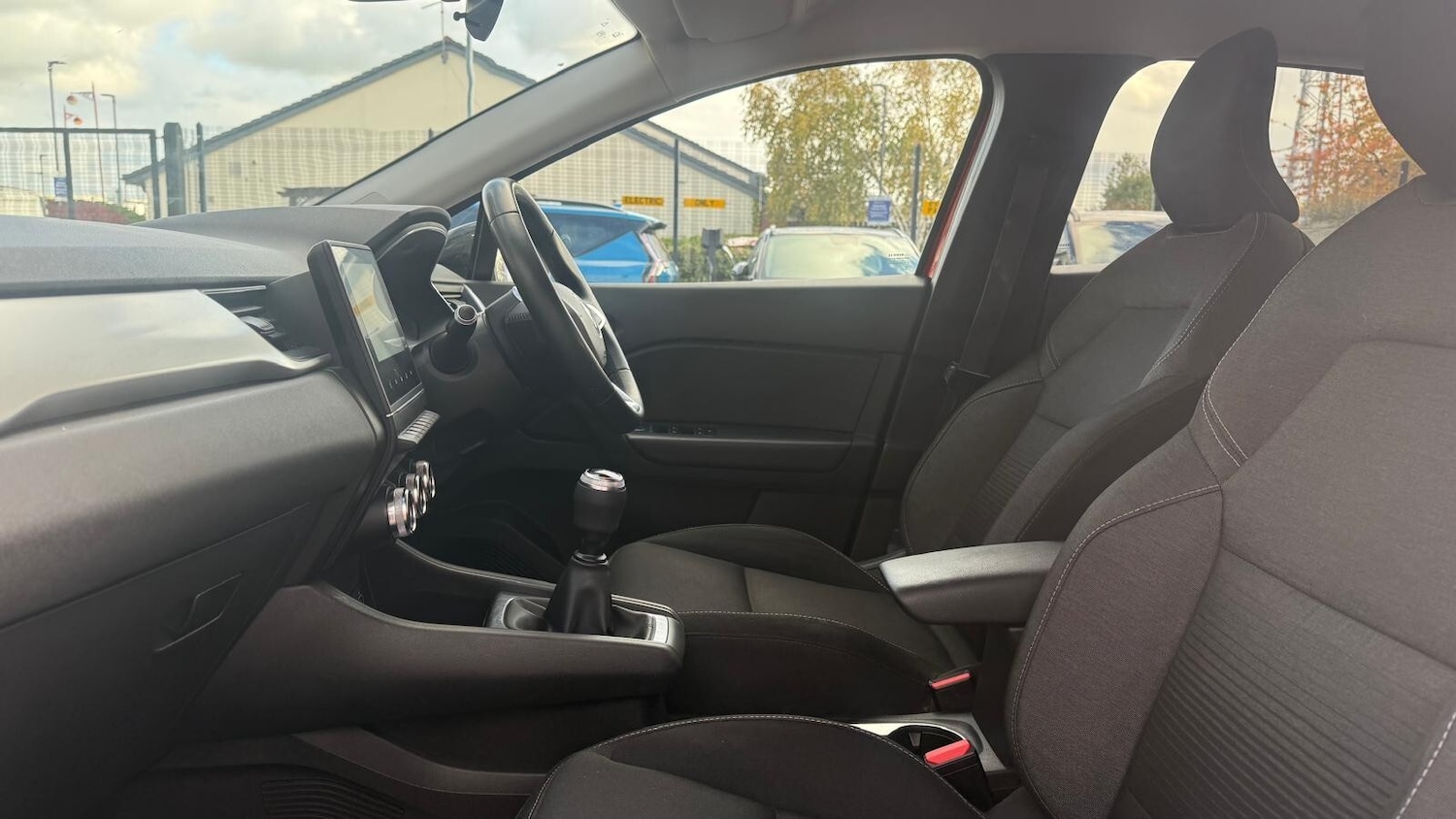 Used Renault Captur 2021 for sale - 76338860: Photo 21