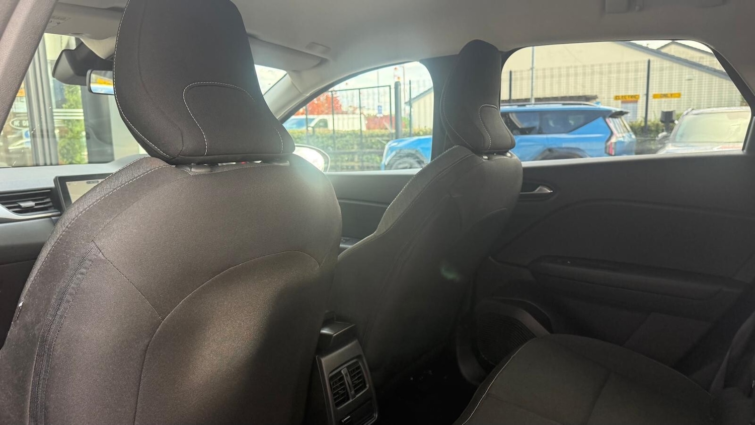 Used Renault Captur 2021 for sale - 76338860: Photo 24