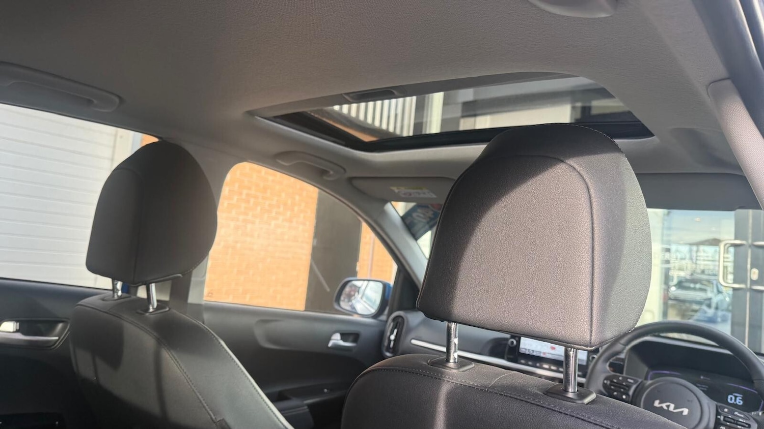 Used Kia Picanto 2024 for sale - 76841920: Photo 24