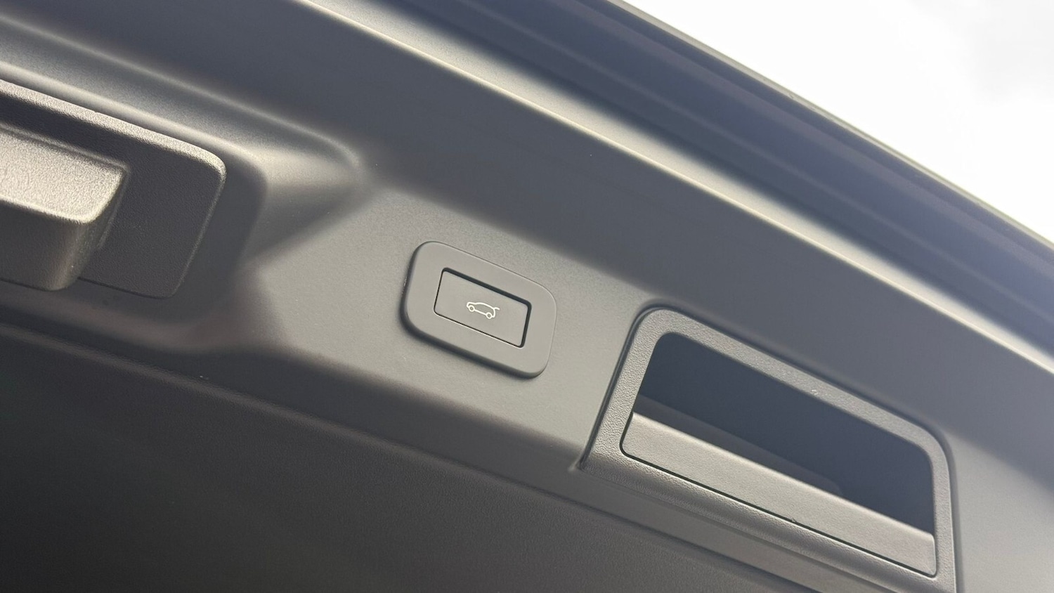 Used Land Rover Range Rover Velar 2023 for sale - 76321856: Photo 12