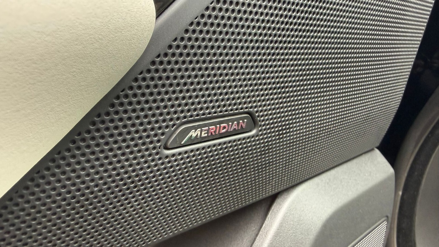 Used Land Rover Range Rover Velar 2023 for sale - 76321856: Photo 24