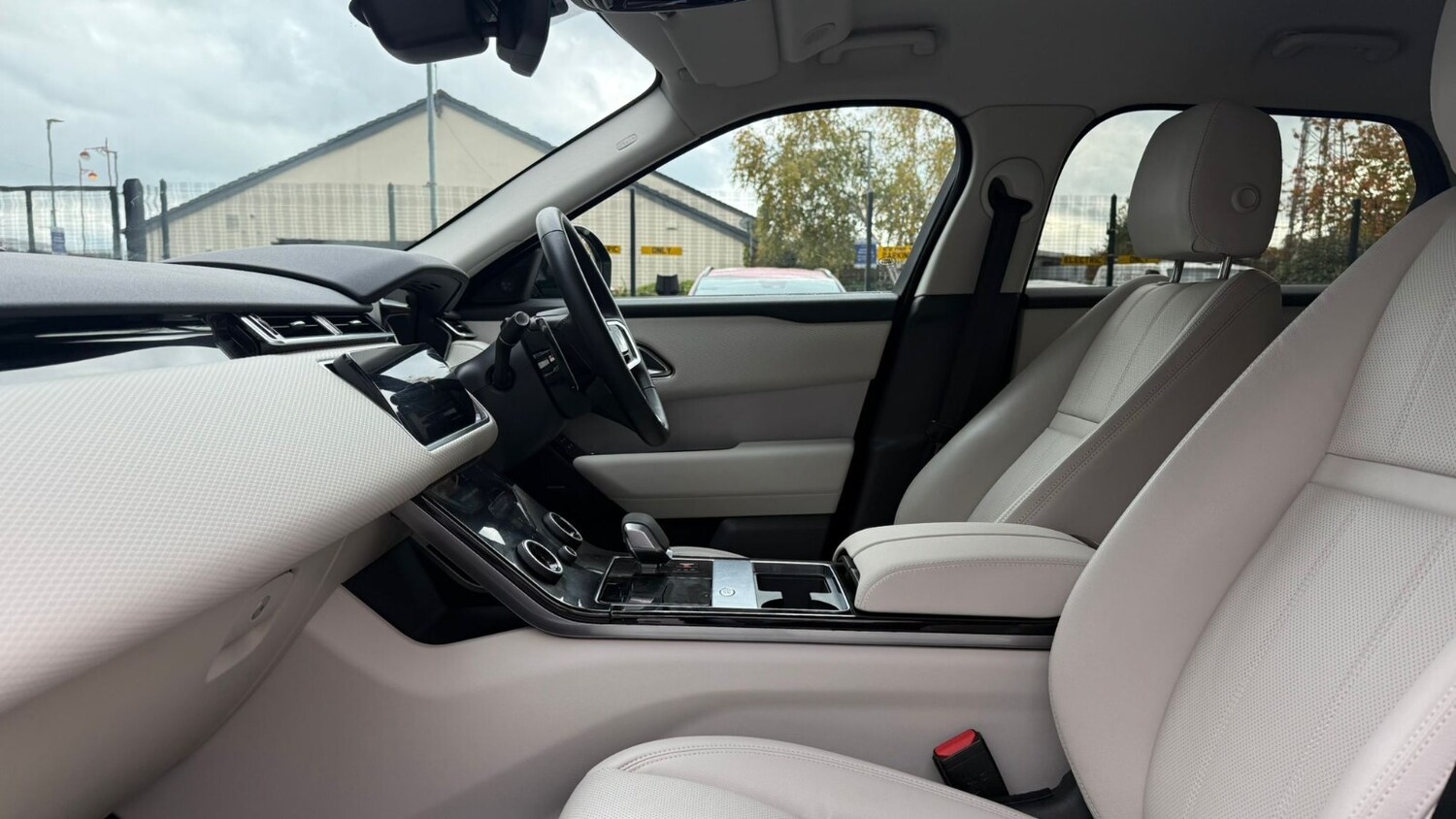 Used Land Rover Range Rover Velar 2023 for sale - 76321856: Photo 27