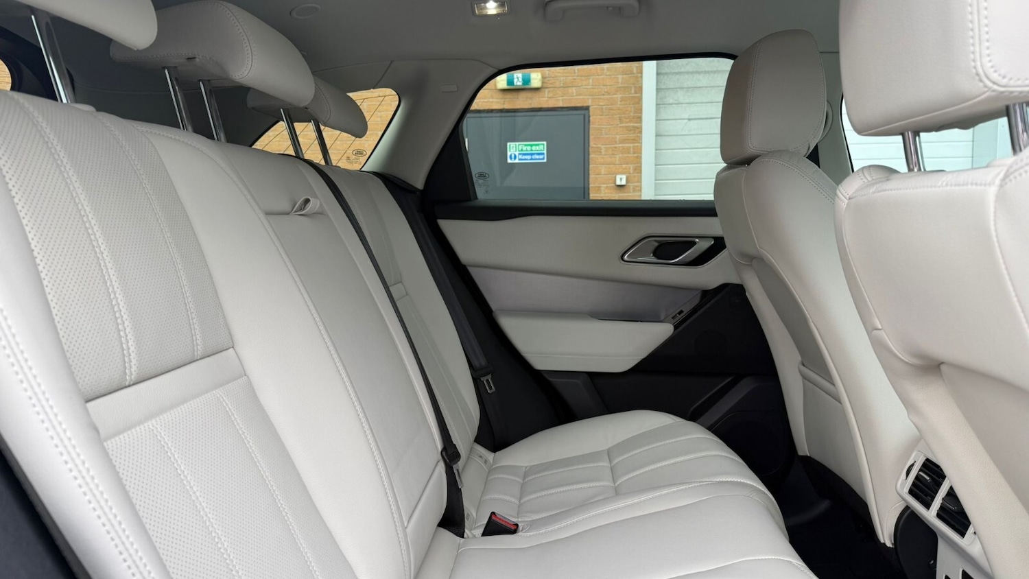 Used Land Rover Range Rover Velar 2023 for sale - 76321856: Photo 29