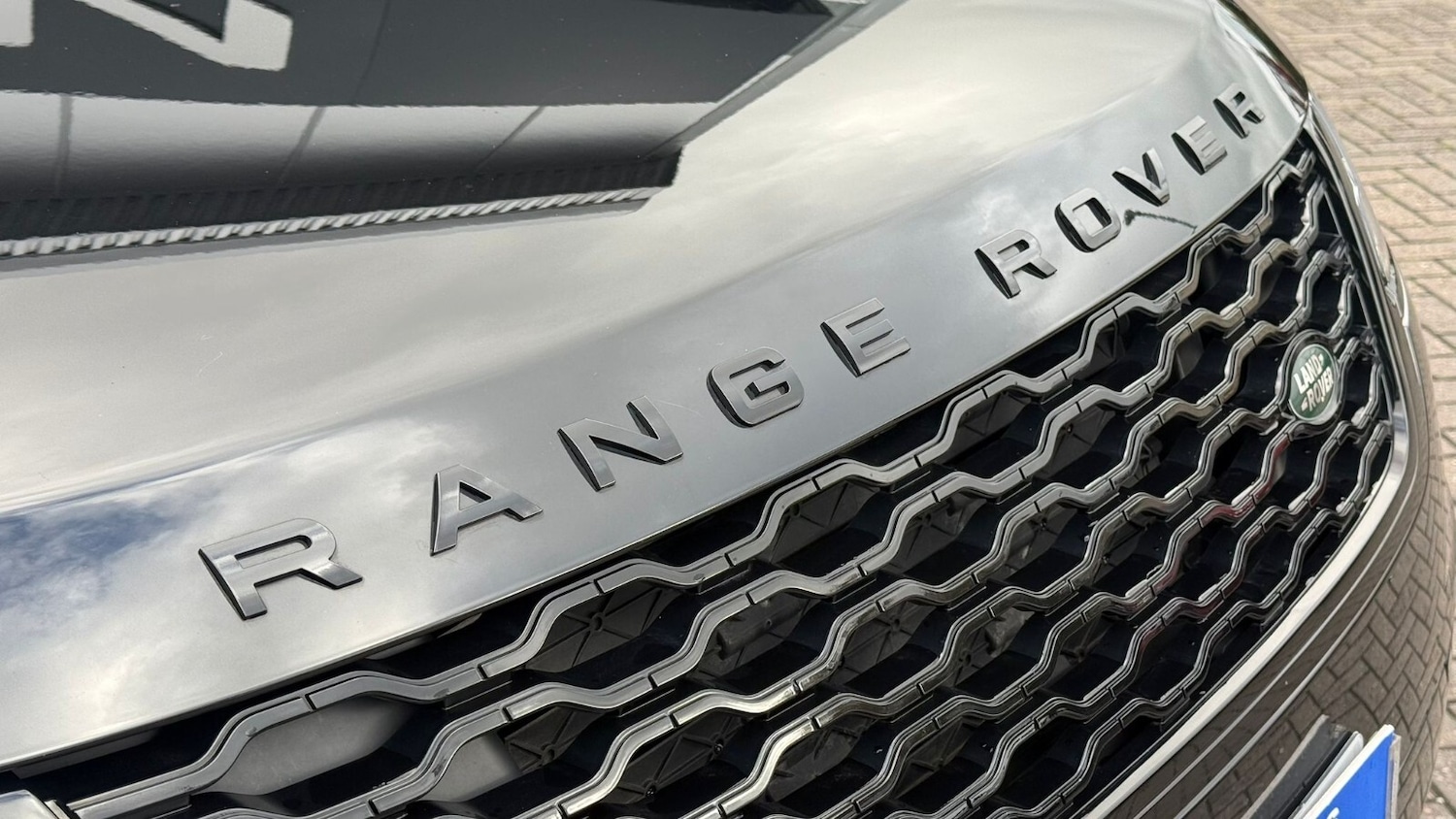 Used Land Rover Range Rover Velar 2023 for sale - 76321856: Photo 3
