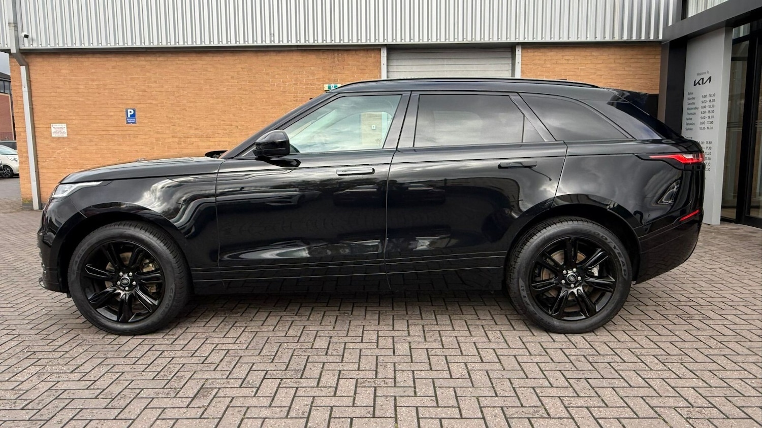 Used Land Rover Range Rover Velar 2023 for sale - 76321856: Photo 6