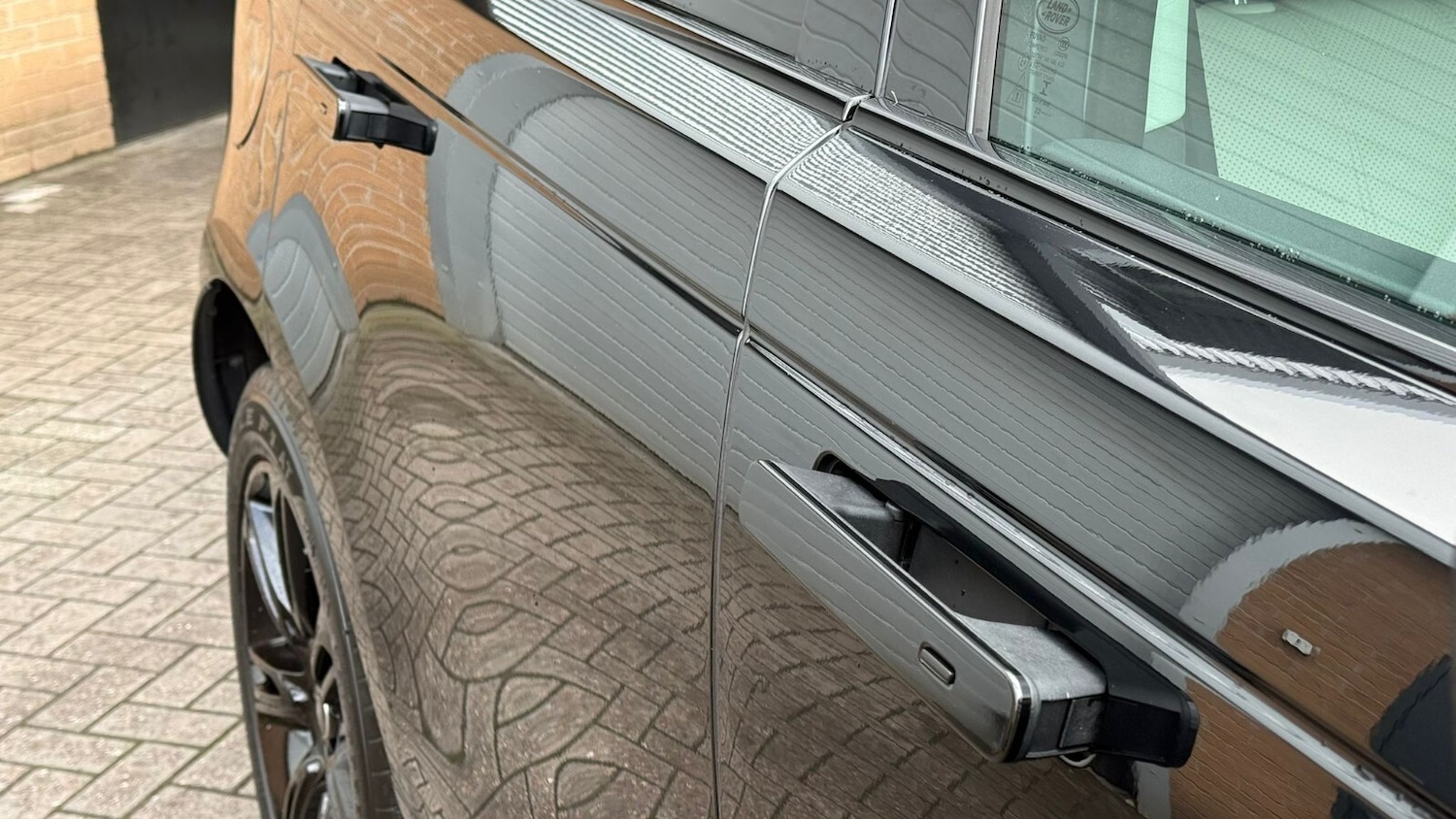 Used Land Rover Range Rover Velar 2023 for sale - 76321856: Photo 7