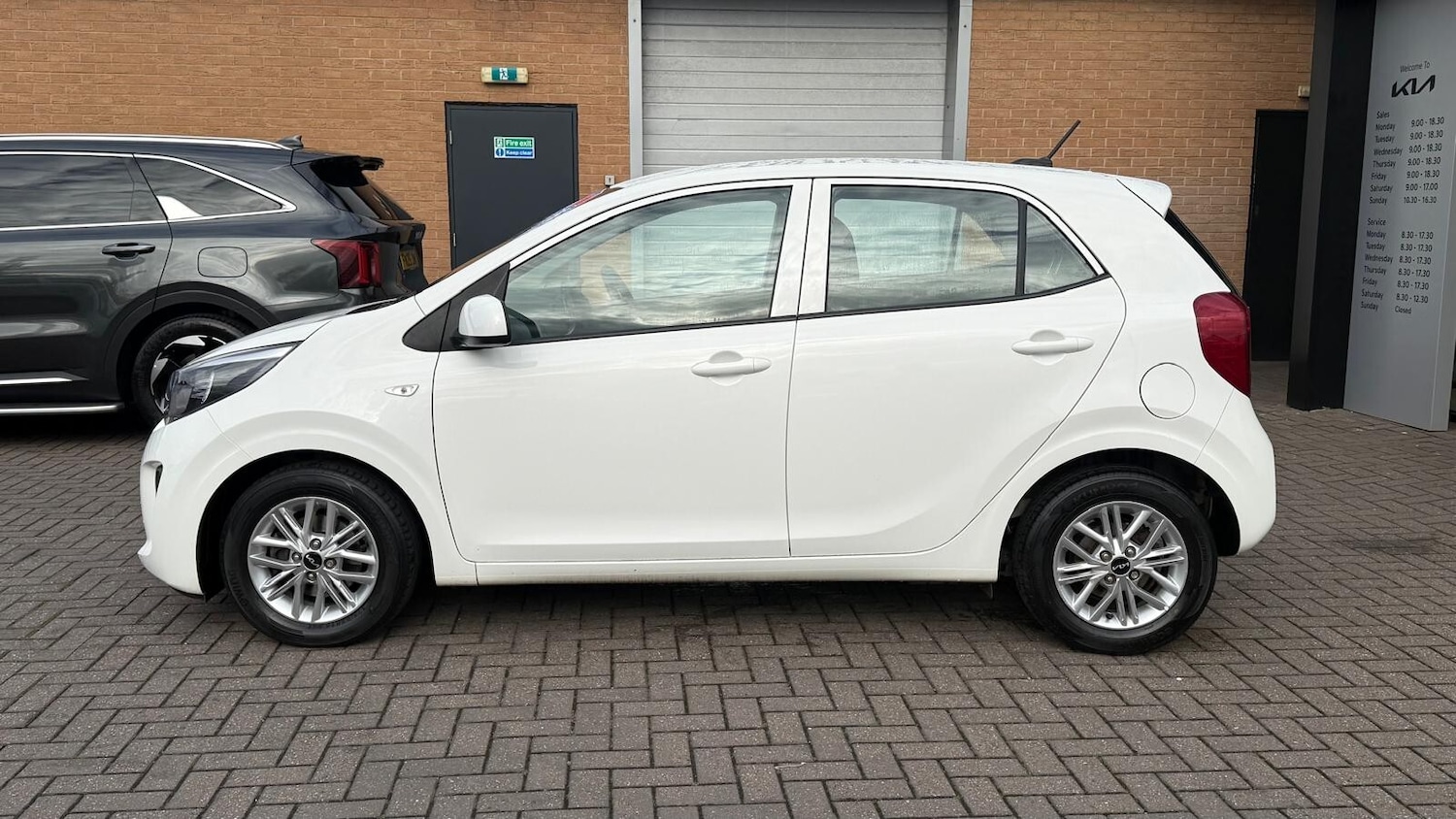 Used Kia Picanto 2023 for sale - 76344130: Photo 5