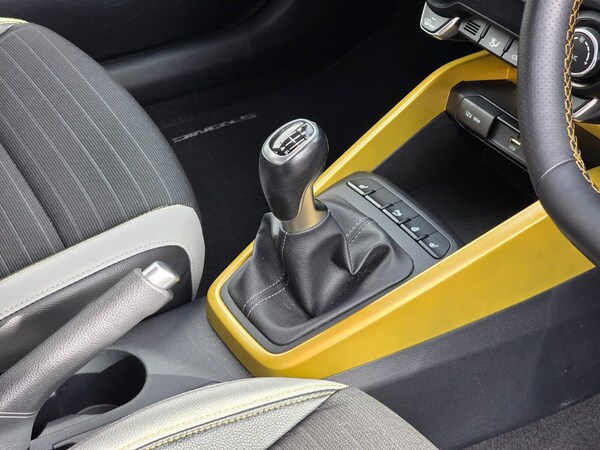 Used Kia Stonic 2023 for sale - 75715415: Photo 19