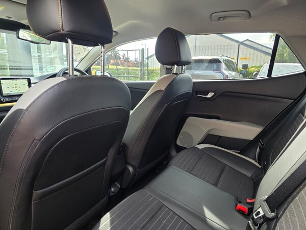 Used Kia Stonic 2023 for sale - 75715415: Photo 23