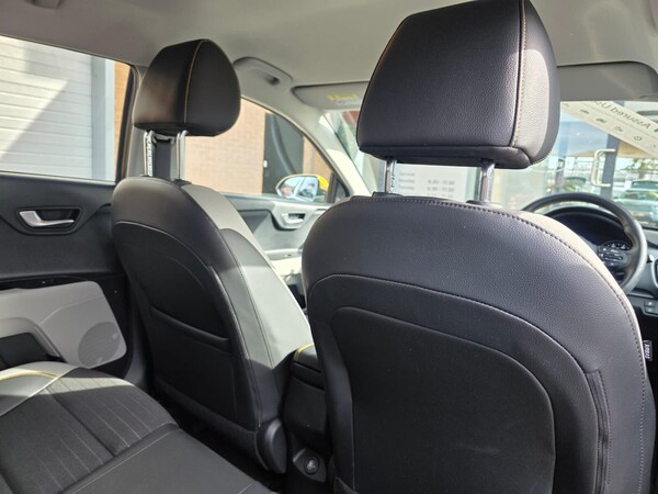 Used Kia Stonic 2023 for sale - 75715415: Photo 25
