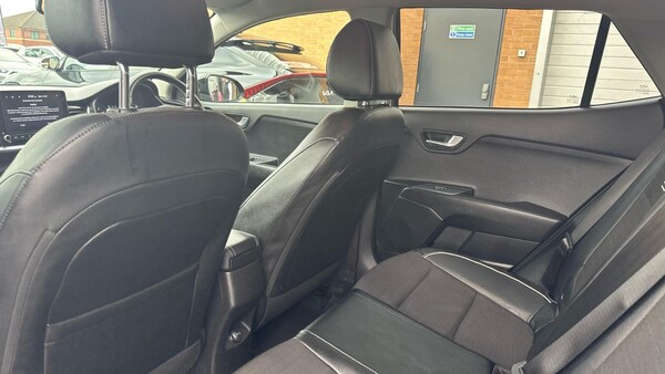 Used Kia Stonic 2022 for sale - 76289977: Photo 23