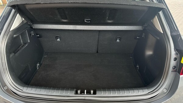 Used Kia Stonic 2022 for sale - 76289977: Photo 9