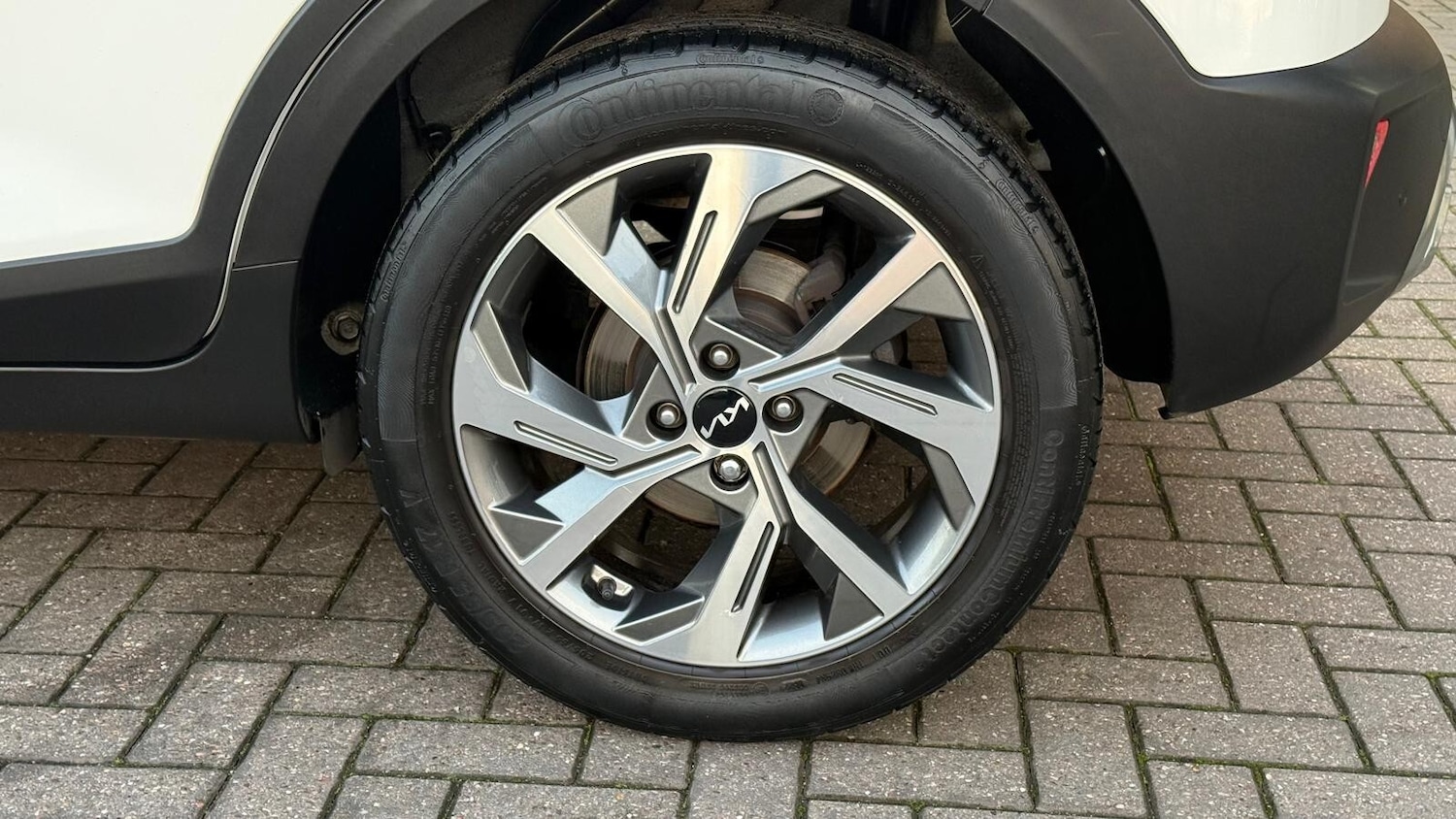 Used Kia Stonic 2023 for sale - 76834935: Photo 14