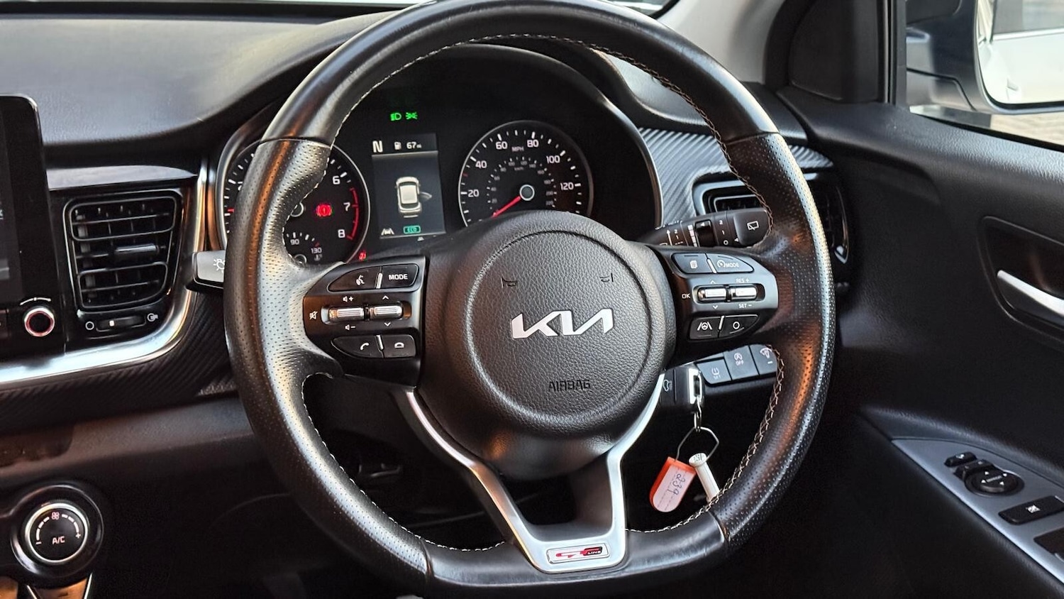 Used Kia Stonic 2023 for sale - 76834935: Photo 17