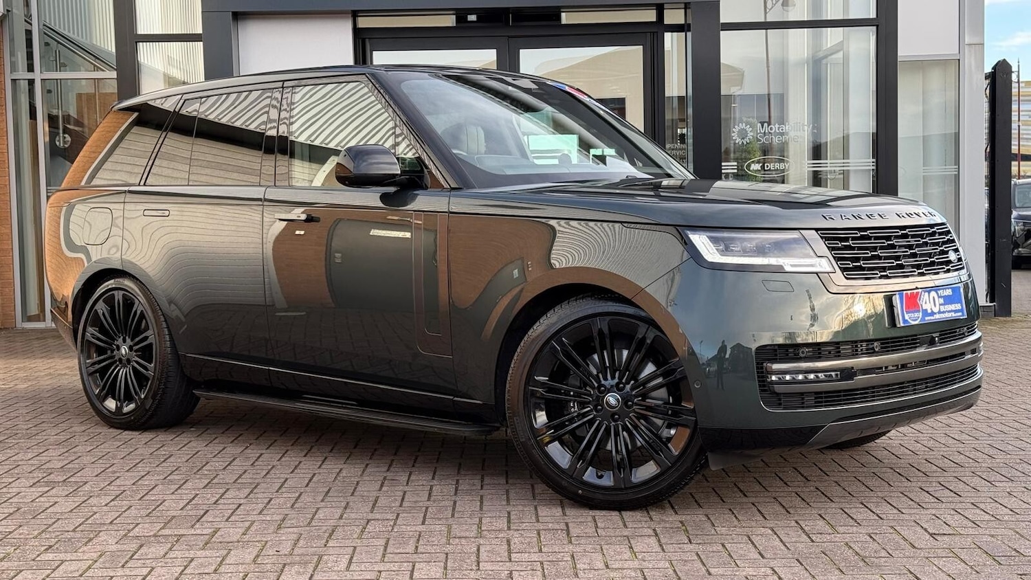 Used Land Rover Range Rover 2025 for sale - 76691610: Photo 2