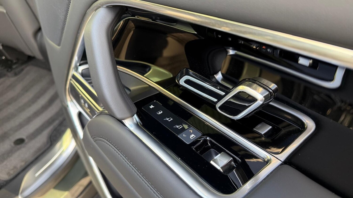 Used Land Rover Range Rover 2025 for sale - 76691610: Photo 34