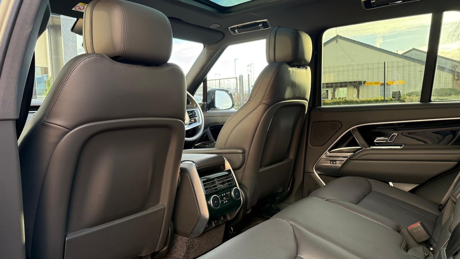 Used Land Rover Range Rover 2025 for sale - 76691610: Photo 35