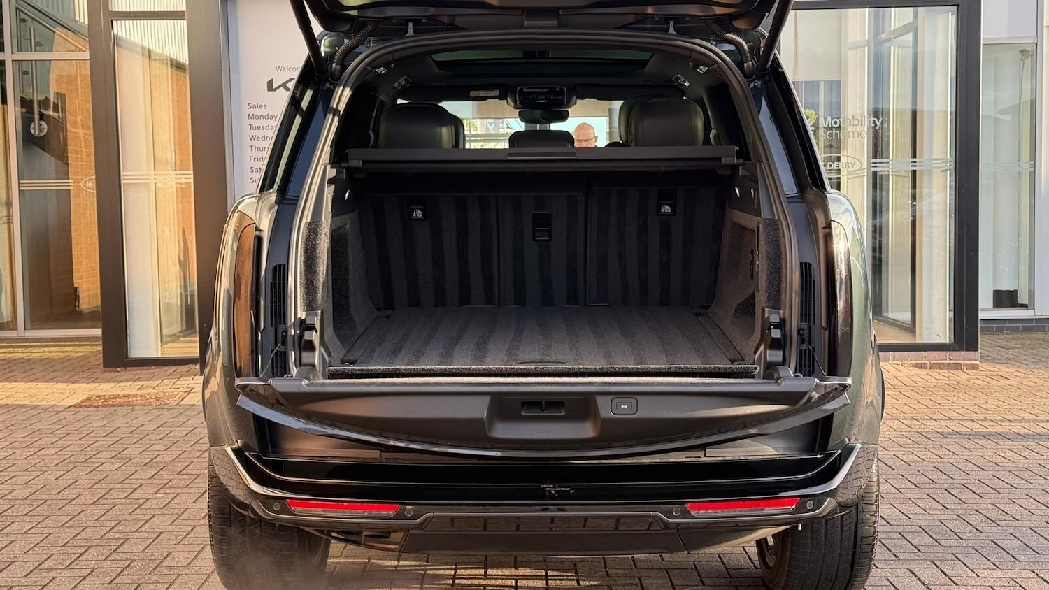 Used Land Rover Range Rover 2025 for sale - 76691610: Photo 9