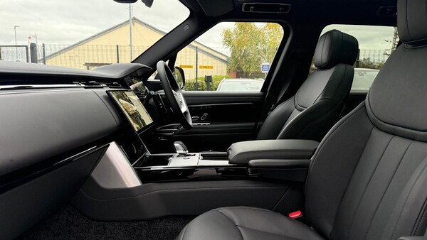 Used Land Rover Range Rover 2025 for sale - 76217032: Photo 39