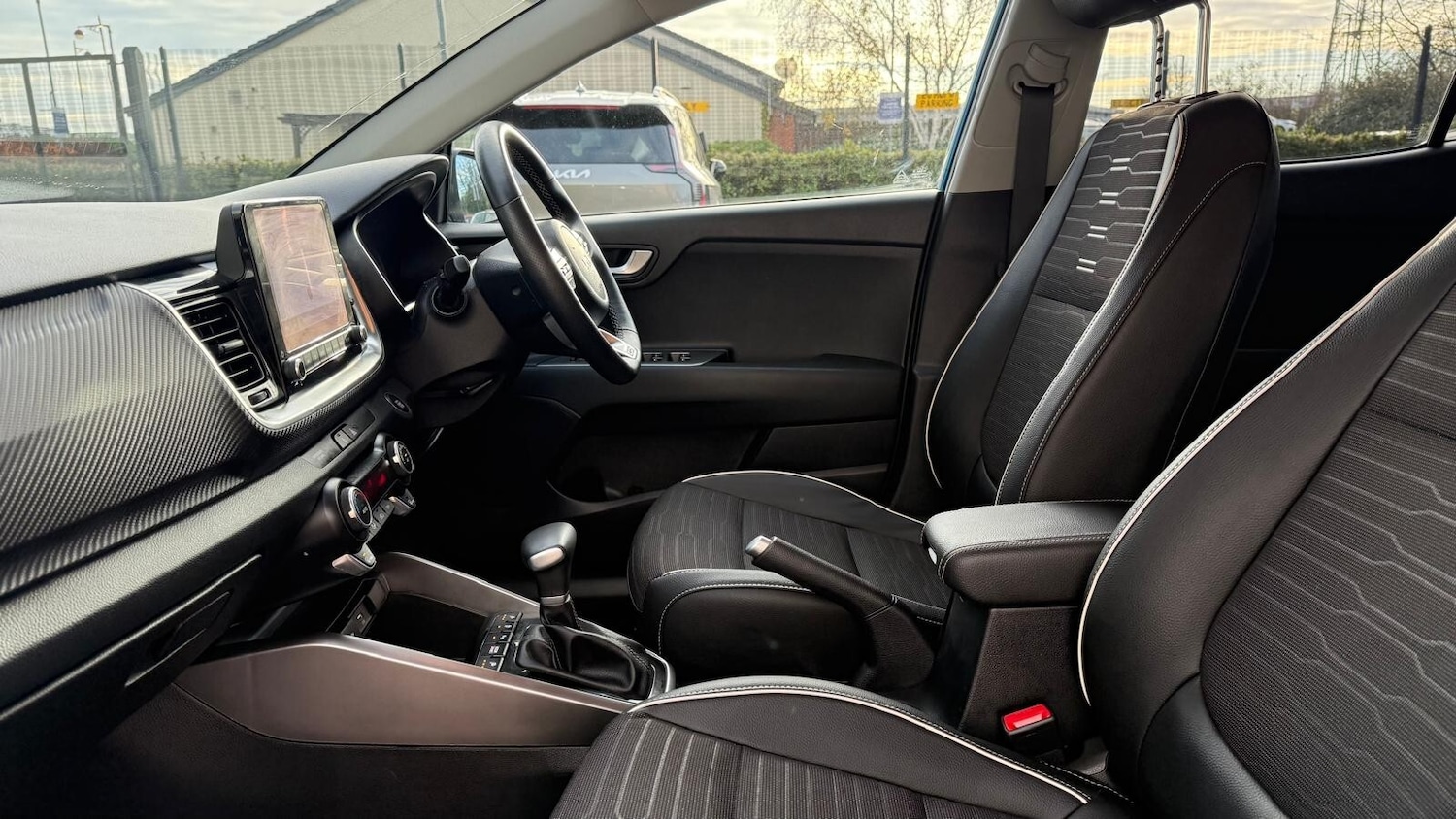 Used Kia Stonic 2024 for sale - 76615200: Photo 23