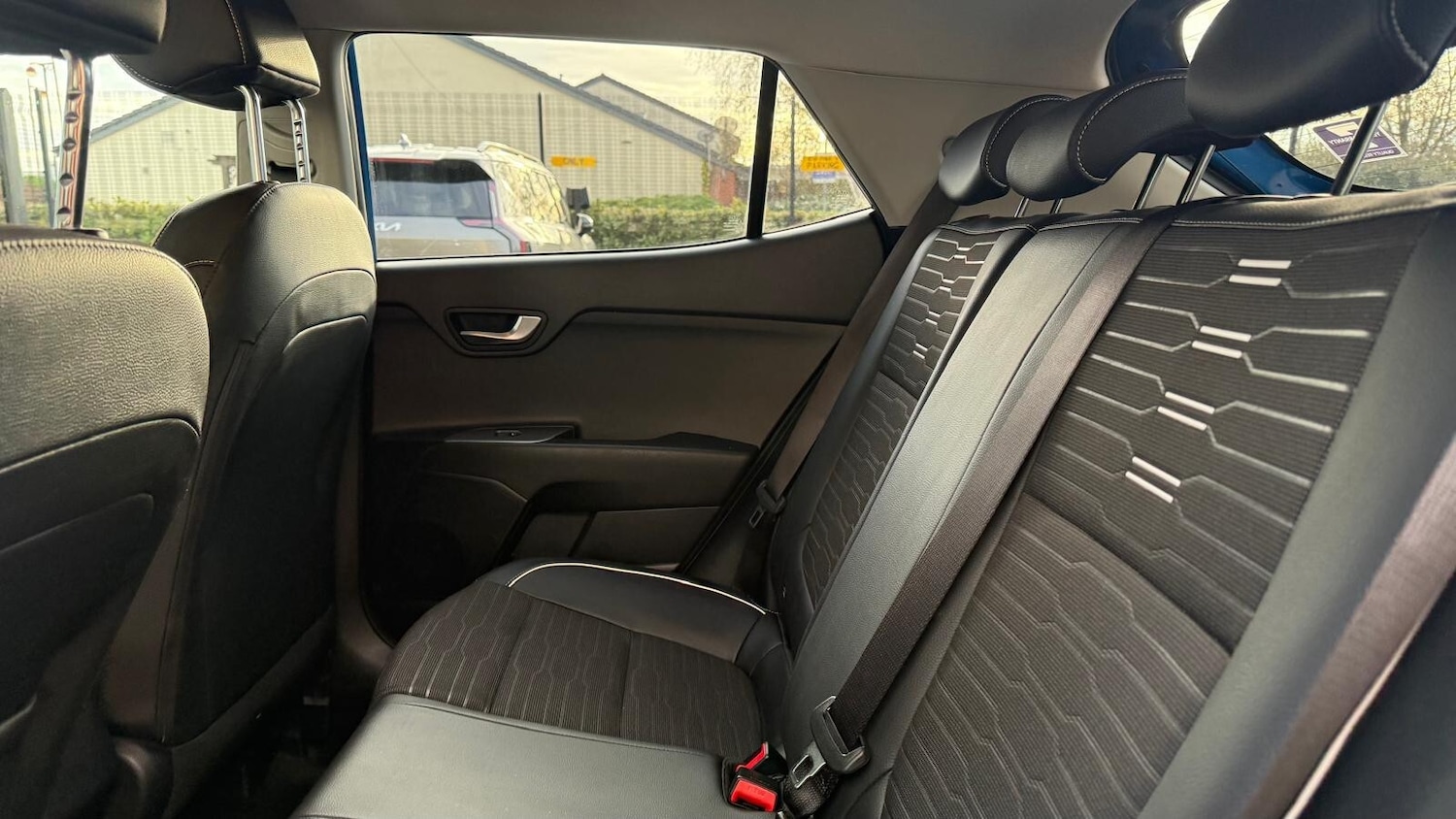 Used Kia Stonic 2024 for sale - 76615200: Photo 25